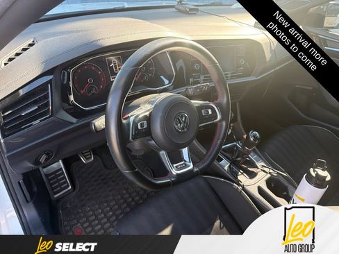 Used 2019 Volkswagen Jetta GLI FWD image 6
