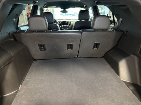 Used 2022 Chevrolet Equinox RS w/ Infotainment Package image 9