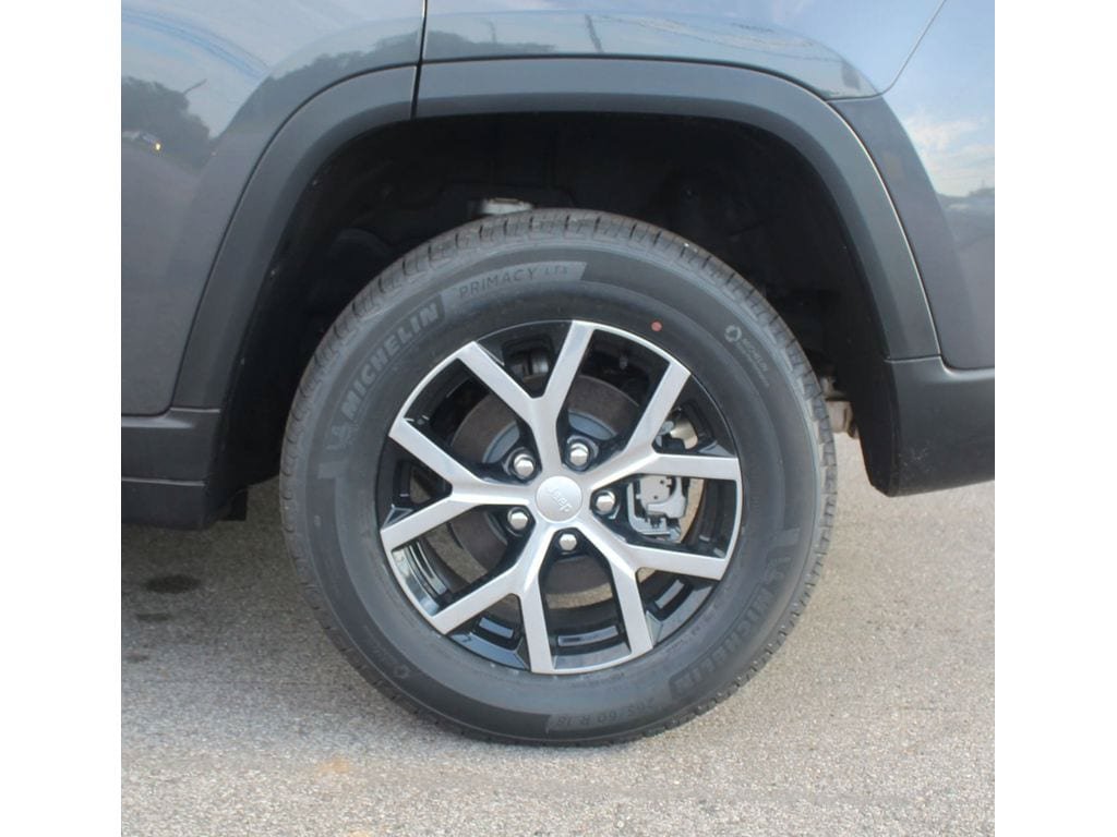 New 2023 Jeep Grand Cherokee Limited w/ Luxury Tech Group II RWD image 8