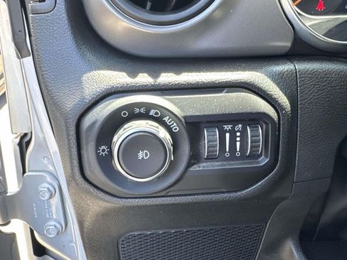 Used 2022 Jeep Wrangler Unlimited Sport AWD/4WD image 18