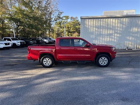 Used 2023 Nissan Frontier SV w/ Tow Package image 4