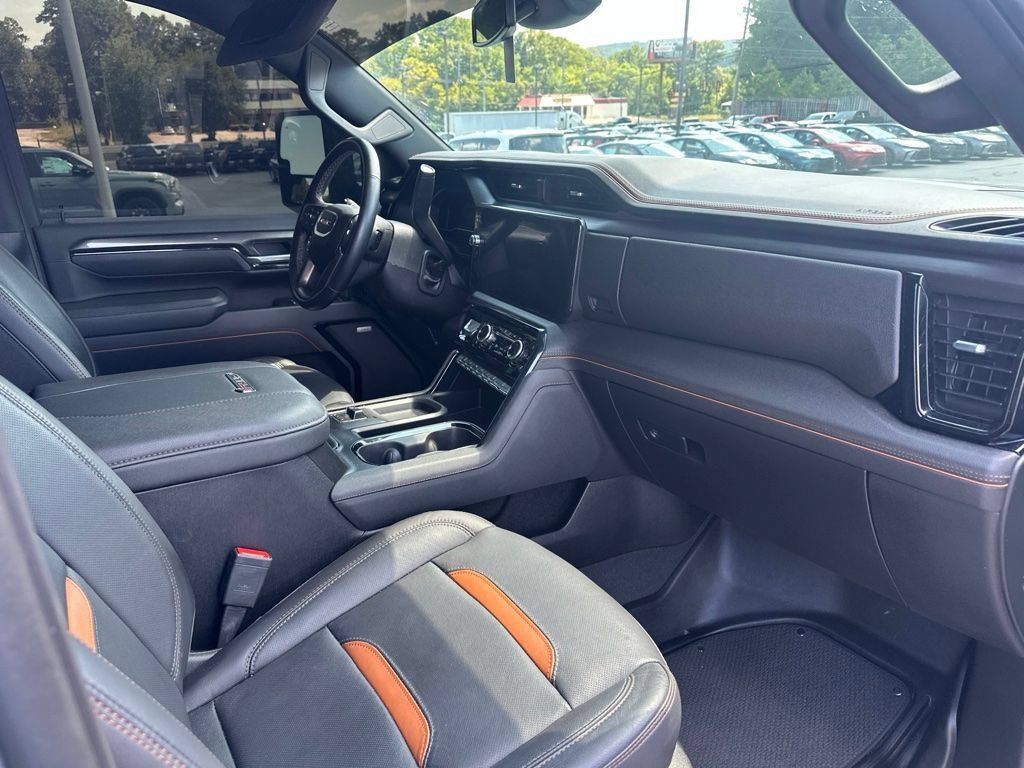 Used 2025 GMC Sierra 2500 AT4 AWD/4WD image 8
