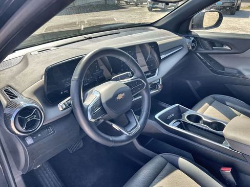 Certified 2025 Chevrolet Equinox LT w/ Convenience Package II image 11