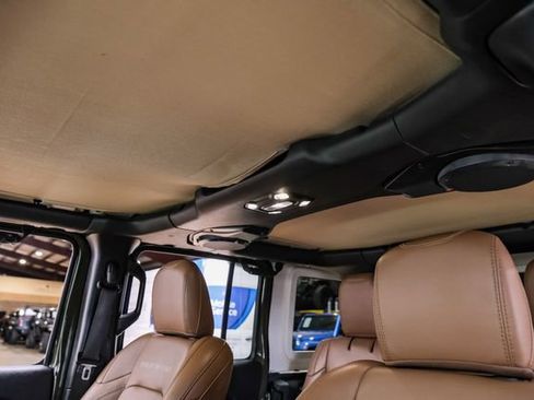 Used 2022 Jeep Wrangler Unlimited Rubicon w/ Dual Top Group image 18