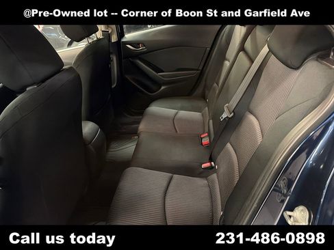 Used 2015 MAZDA MAZDA3 i Touring w/ Technology Package image 21
