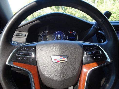Used 2020 Cadillac Escalade Luxury image 20