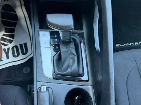 Used 2021 Hyundai Elantra SEL FWD image 16