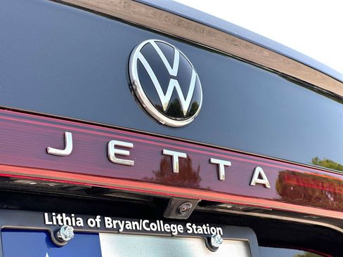 Used 2025 Volkswagen Jetta Sport FWD image 15
