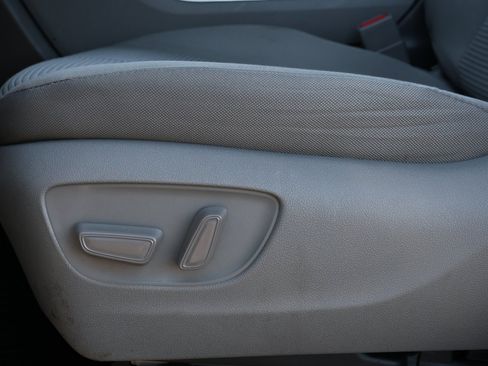 Used 2023 Toyota Highlander L image 29