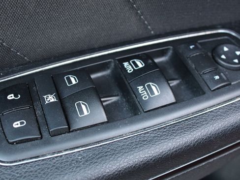 Used 2018 Dodge Charger SXT Plus w/ Blacktop Package image 13