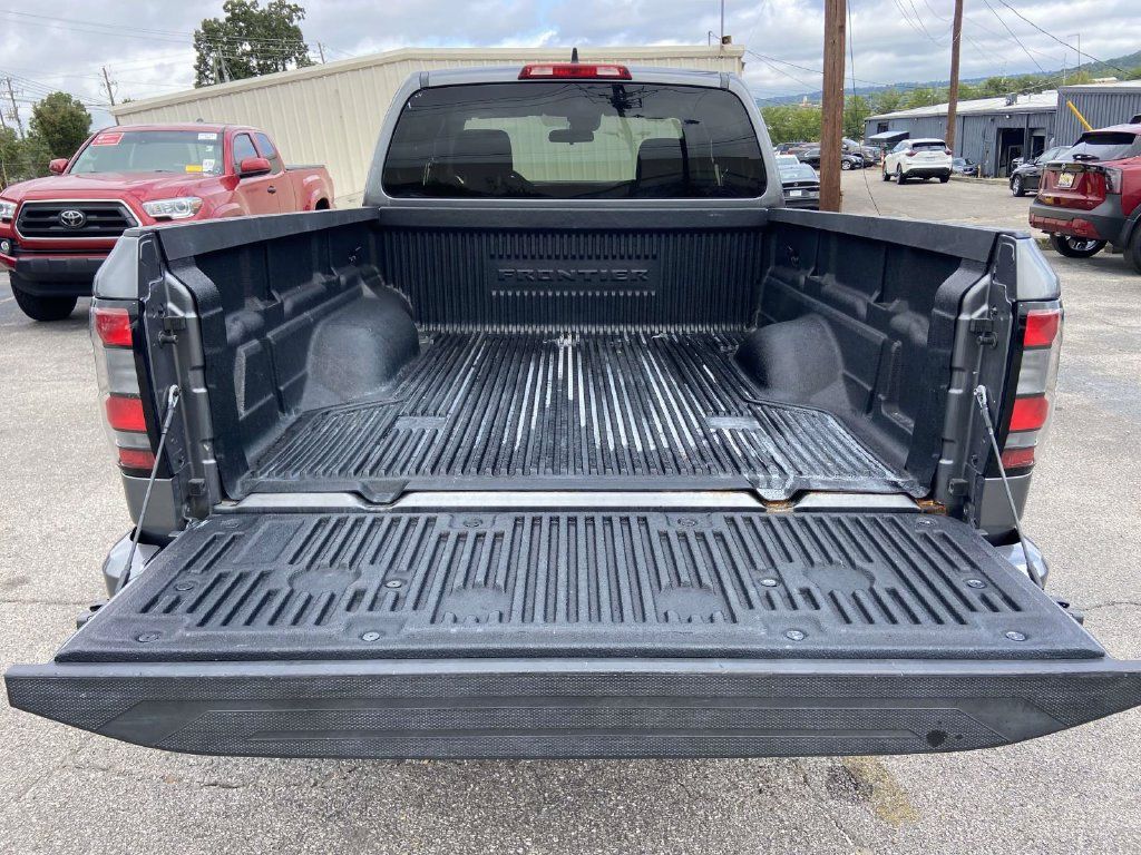 Used 2024 Nissan Frontier SV w/ Technology Package AWD/4WD image 6