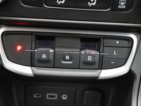 Used 2024 GMC Terrain SLE image 22