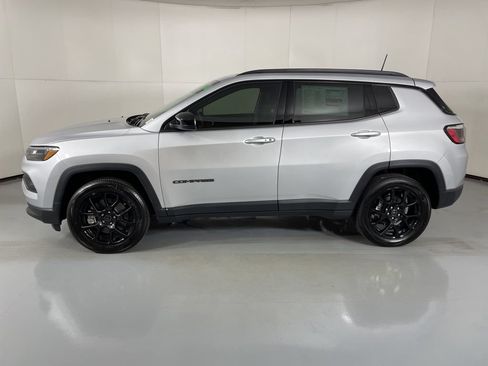 New 2026 Jeep Compass Latitude w/ Sun and Sound Group AWD/4WD image 5
