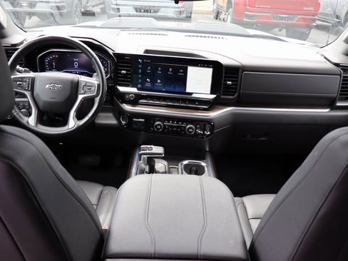 Used 2024 Chevrolet Silverado 1500 LT Trail Boss w/ LT Trail Boss Premium Package image 17