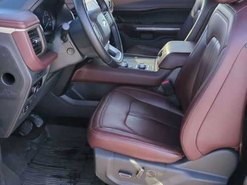 Used 2023 Ford Expedition Limited image 17