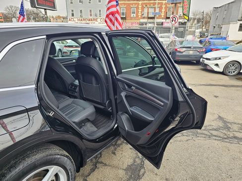Used 2021 Audi Q5 2.0T Premium image 12