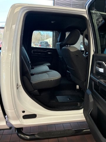 Used 2024 RAM 2500 Big Horn AWD/4WD image 33