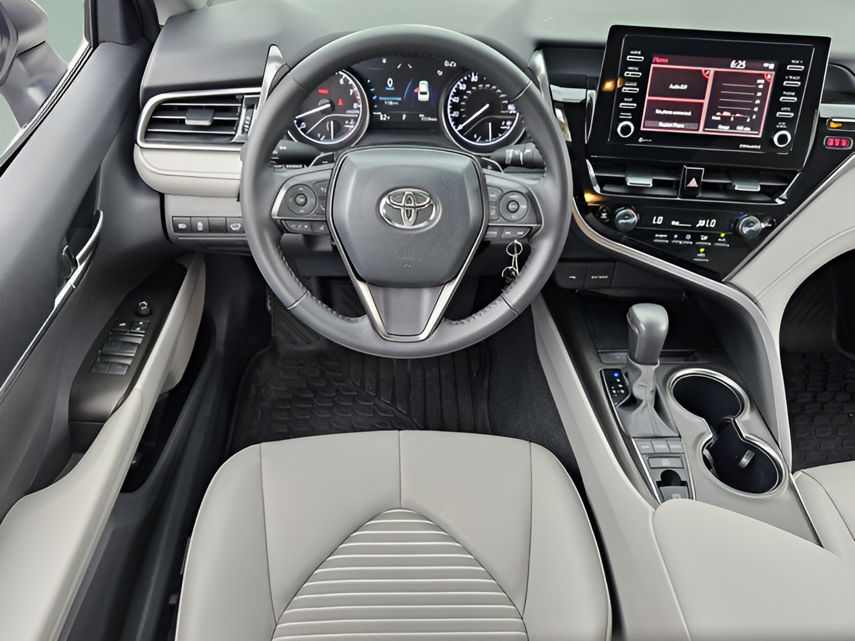 Used 2024 Toyota Camry SE AWD/4WD image 11