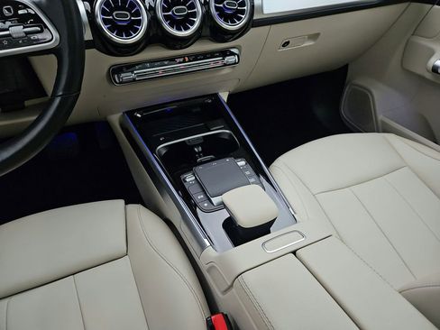 Used 2022 Mercedes-Benz GLB 250 4MATIC image 20