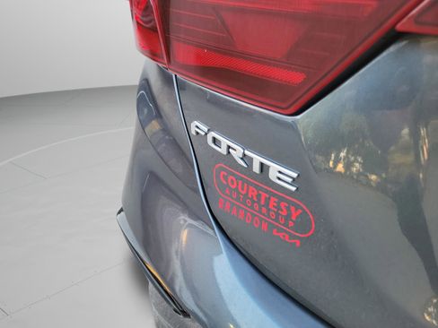 Used 2020 Kia Forte LXS FWD image 31