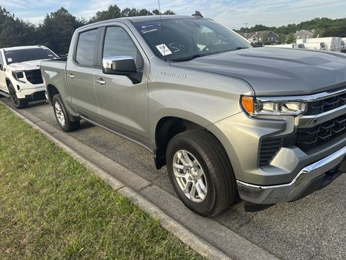 Used 2024 Chevrolet Silverado 1500 LT image 2