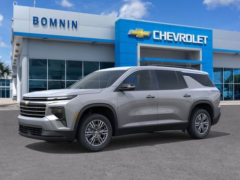 New 2026 Chevrolet Traverse LT w/ Driver Confidence Package image 3