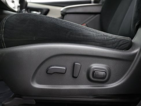 Used 2018 Nissan Murano SV FWD image 17