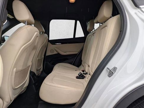 Used 2018 BMW X1 xDrive28i image 17