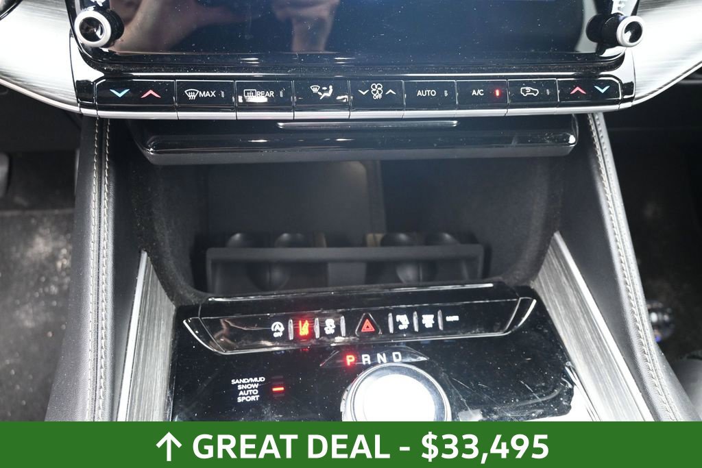 Used 2024 Jeep Wagoneer L Series II w/ Flexible Seating Group AWD/4WD image 29