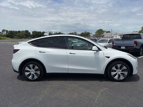 Used 2023 Tesla Model Y Long Range AWD/4WD image 8