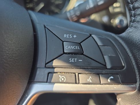 Used 2020 Nissan Rogue SV AWD/4WD image 23
