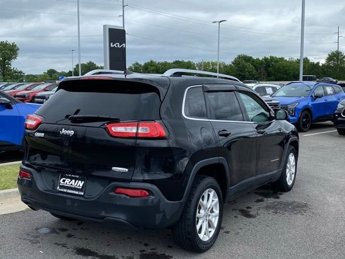 Used 2018 Jeep Cherokee Latitude FWD image 7