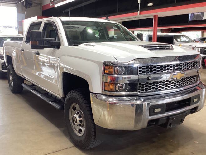 Used 2019 Chevrolet Silverado 2500 W/T AWD/4WD image 2