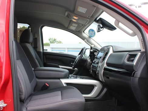 Used 2021 Nissan Titan SV w/ SV Convenience Package AWD/4WD image 31