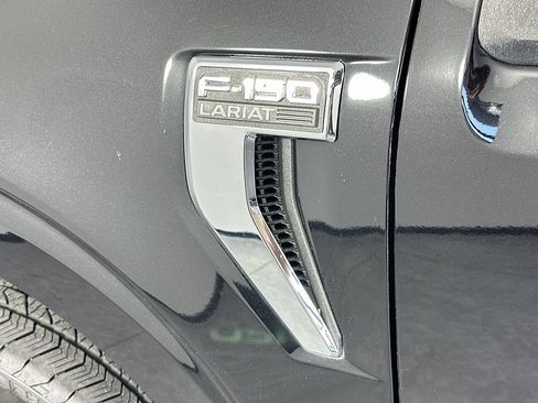 Used 2022 Ford F150 Lariat w/ Trailer Tow Package AWD/4WD image 28