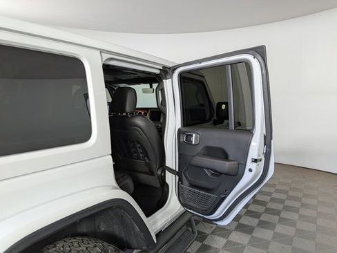 Used 2021 Jeep Wrangler Unlimited Rubicon image 37