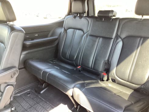 Used 2023 Jeep Wagoneer Series II w/ Premium Group I AWD/4WD image 14