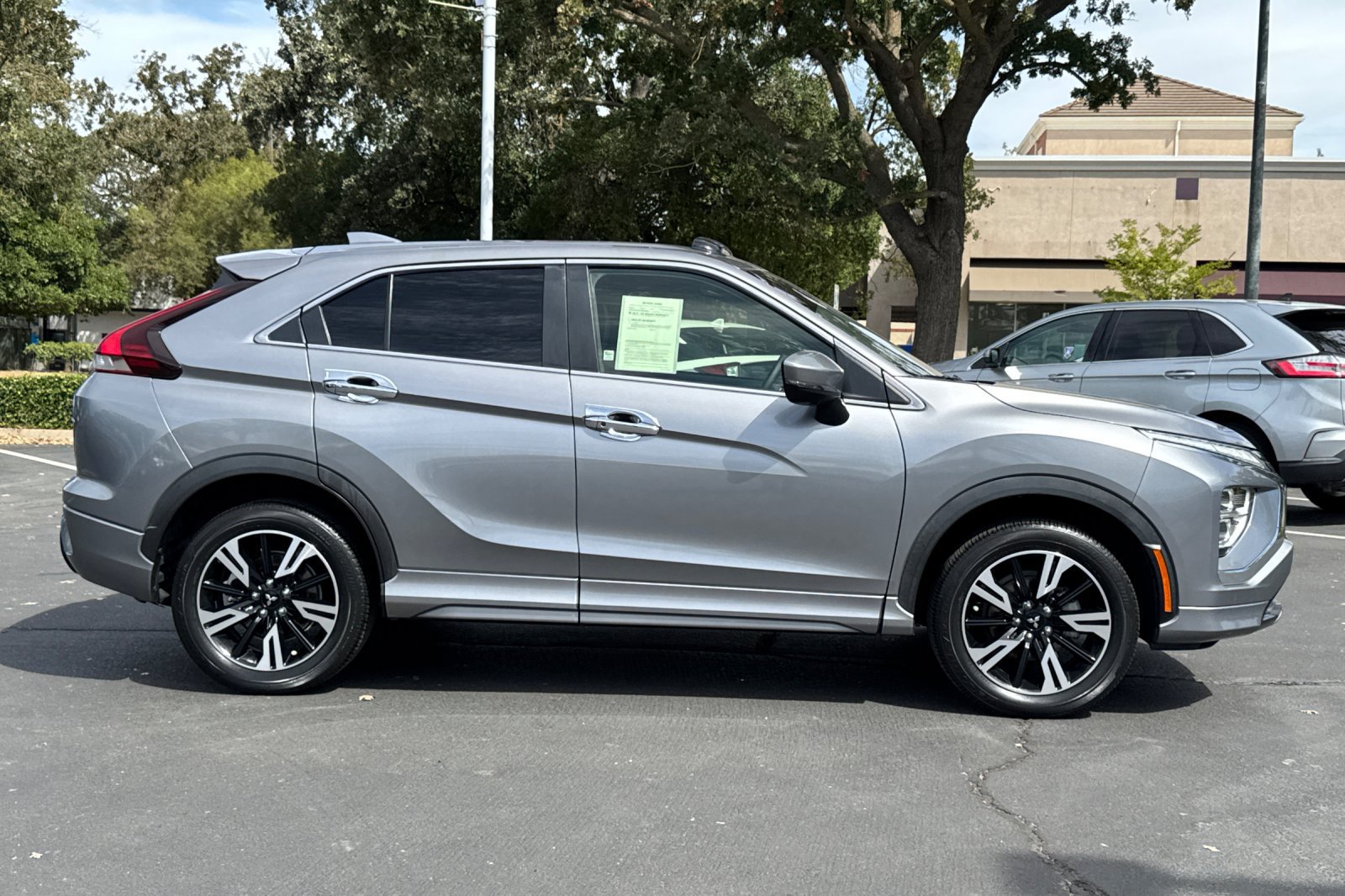 Used 2023 Mitsubishi Eclipse Cross SE AWD/4WD image 2