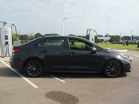 Certified 2025 Toyota Corolla SE FWD image 20