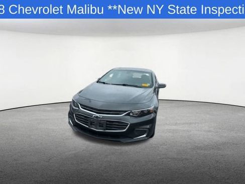 Used 2018 Chevrolet Malibu LT w/ Leather Package image 3