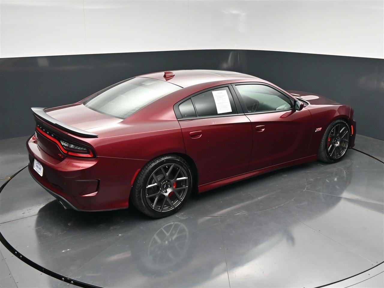 Used 2017 Dodge Charger R/T Scat Pack w/ Technology Group RWD image 25
