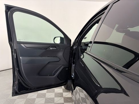 Used 2025 GMC Acadia AT4 image 10