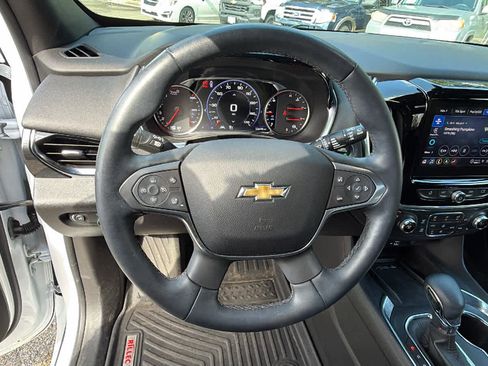 Used 2023 Chevrolet Traverse High Country FWD image 15