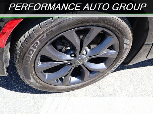 Used 2020 Chrysler Pacifica Touring-L Plus FWD image 3