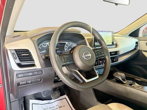 Used 2023 Nissan Rogue SV AWD/4WD image 10