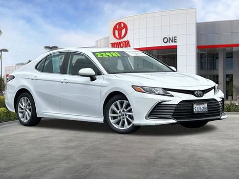 Certified 2022 Toyota Camry LE FWD image 2