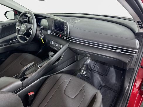 Certified 2026 Hyundai Elantra SE FWD image 26