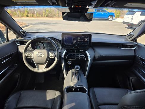 Used 2021 Toyota Venza Limited image 10