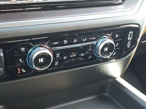 Used 2025 GMC Sierra 2500 SLT w/ SLT Premium Package AWD/4WD image 37