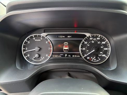 Used 2025 Nissan Rogue SV image 28